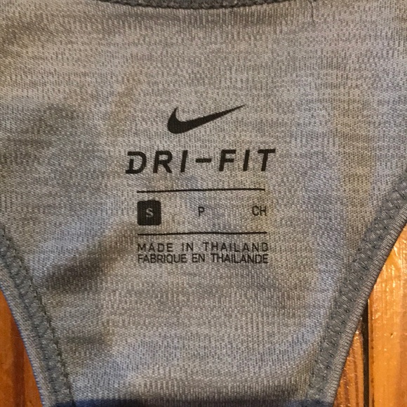 Women’s Nike Tank Top, barely worn! - Picture 2 of 3